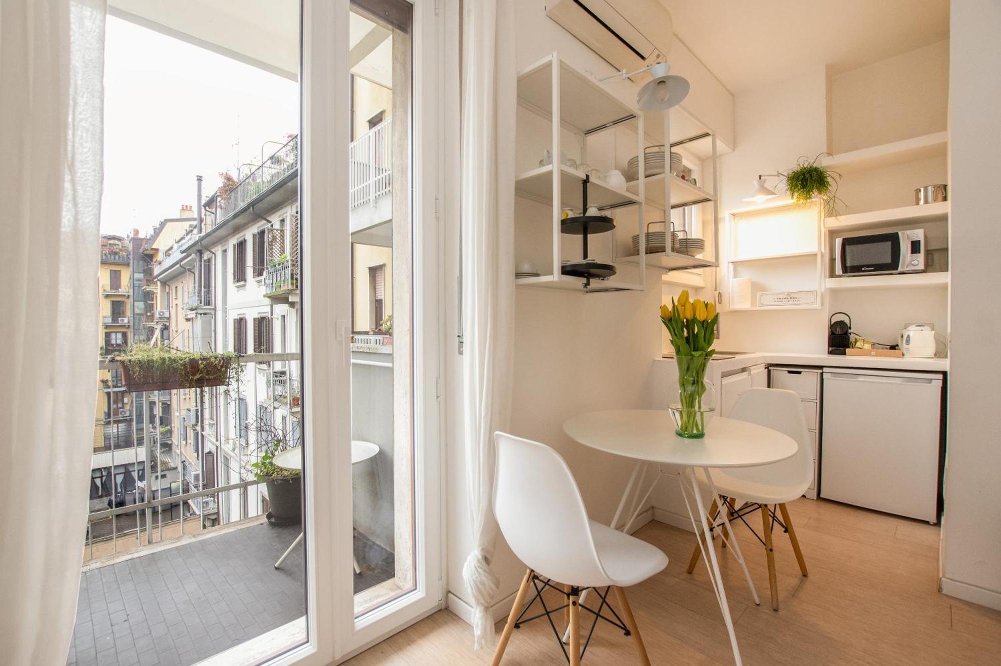 Dateo - New, Connections Milan